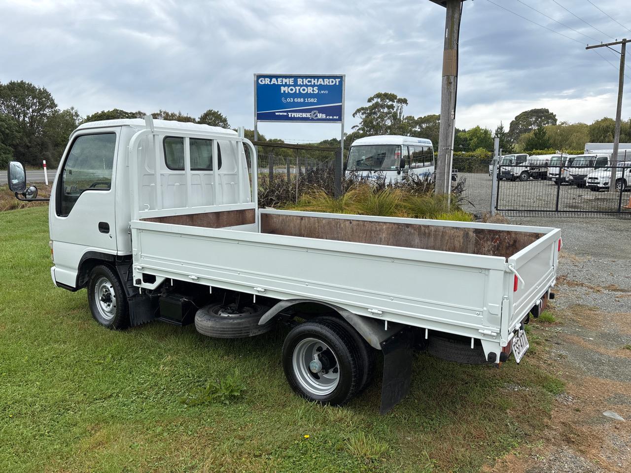 2004 Isuzu Elf