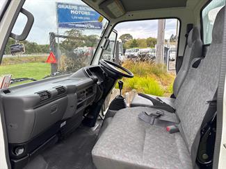 2004 Isuzu Elf - Thumbnail