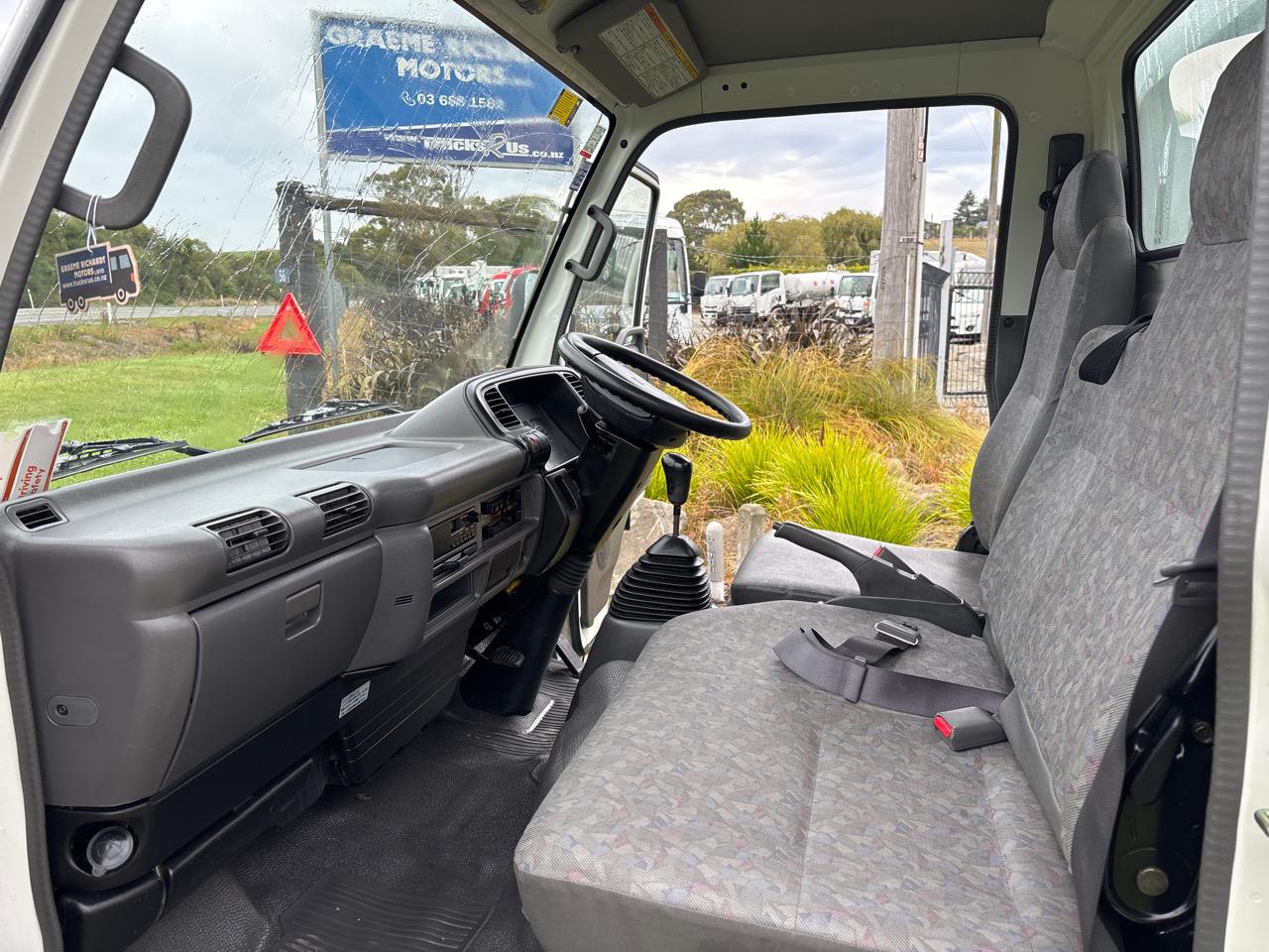 2004 Isuzu Elf