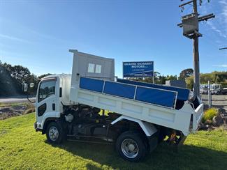 2012 Isuzu Forward Tipper - Thumbnail