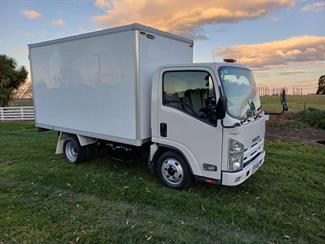 2012 Isuzu Elf - Thumbnail