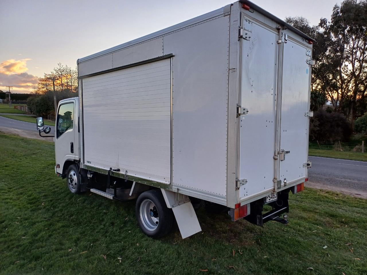2012 Isuzu Elf