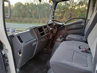 2012 Isuzu Elf - Thumbnail