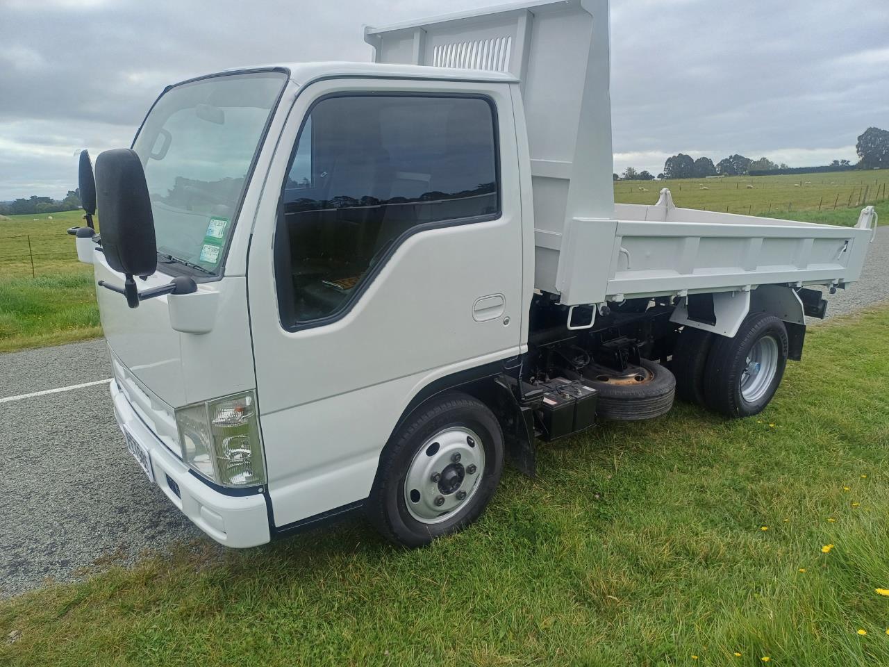 2008 Isuzu Elf