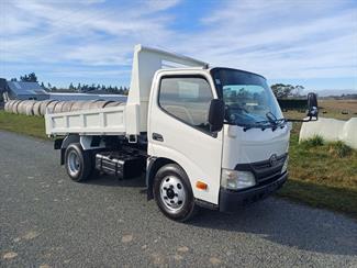 2012 Toyota Dyna - Thumbnail