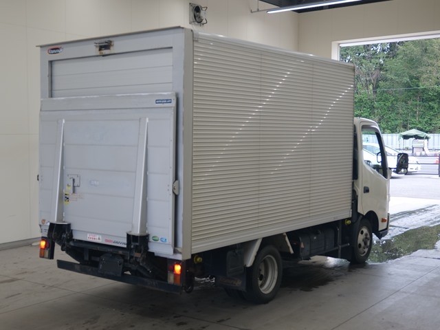 2011 Hino Dutro