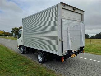 2011 Hino Dutro - Thumbnail