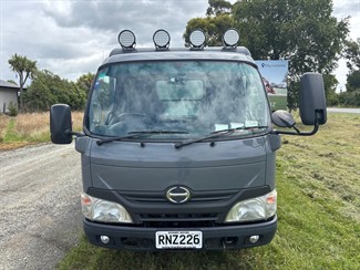 2012 Hino Dutro - Thumbnail