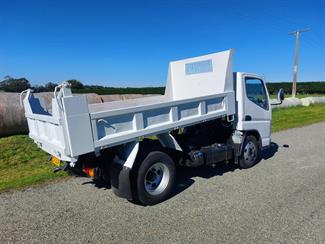 2011 Mitsubishi Canter - Thumbnail