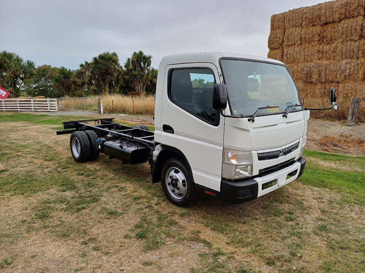 2016 Mitsubishi Canter