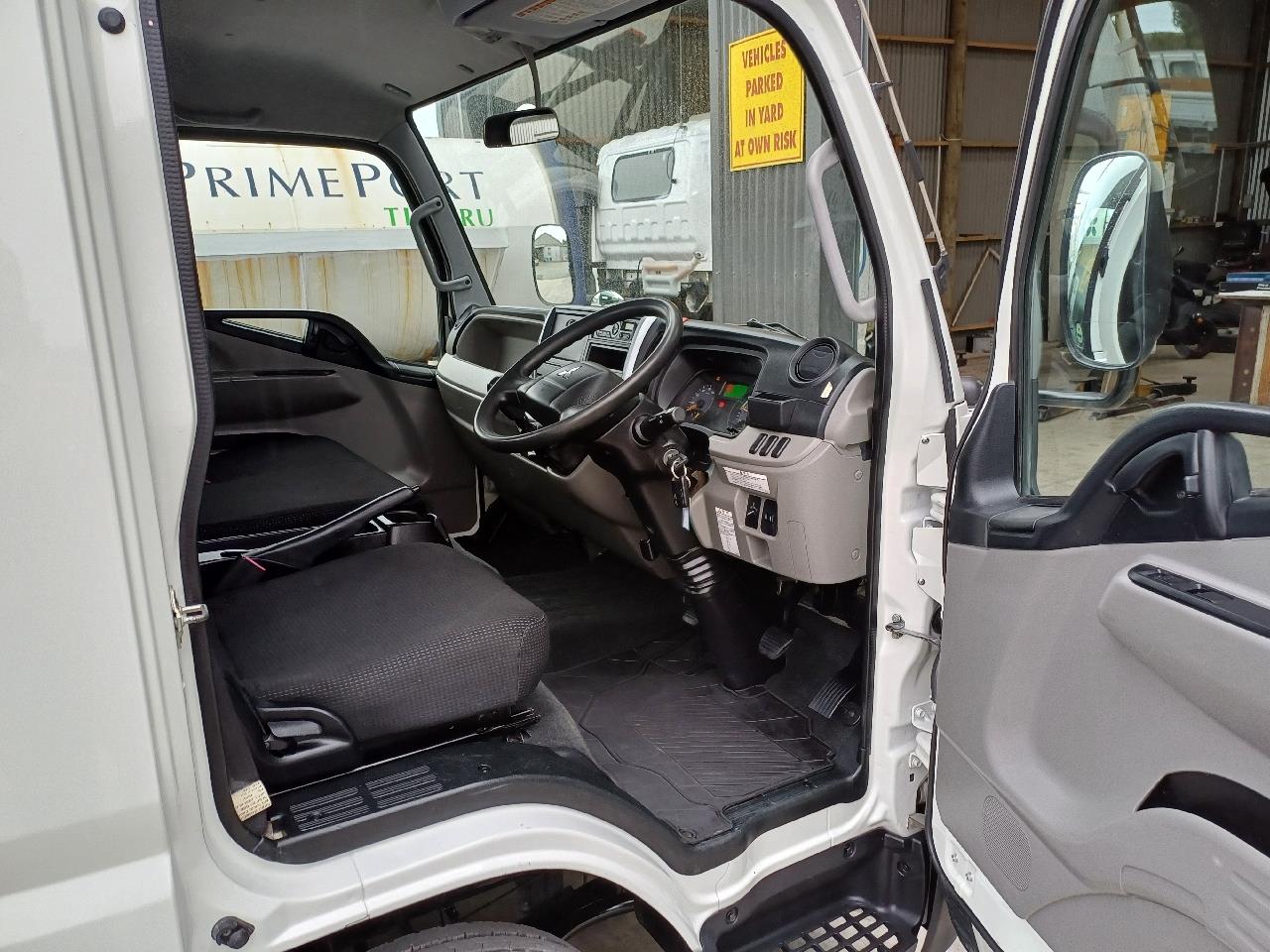 2016 Mitsubishi Canter