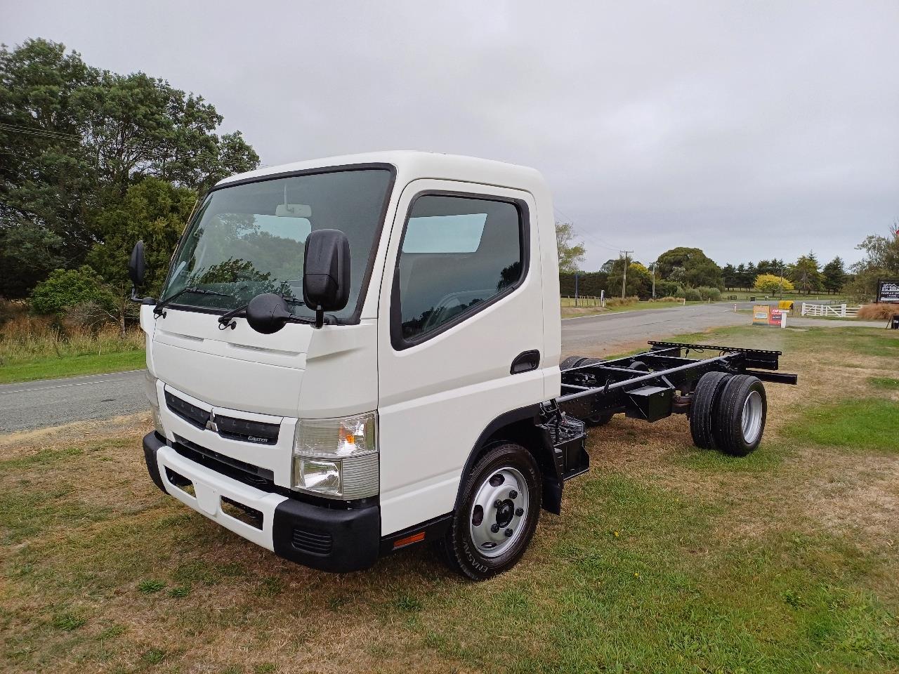 2016 Mitsubishi Canter