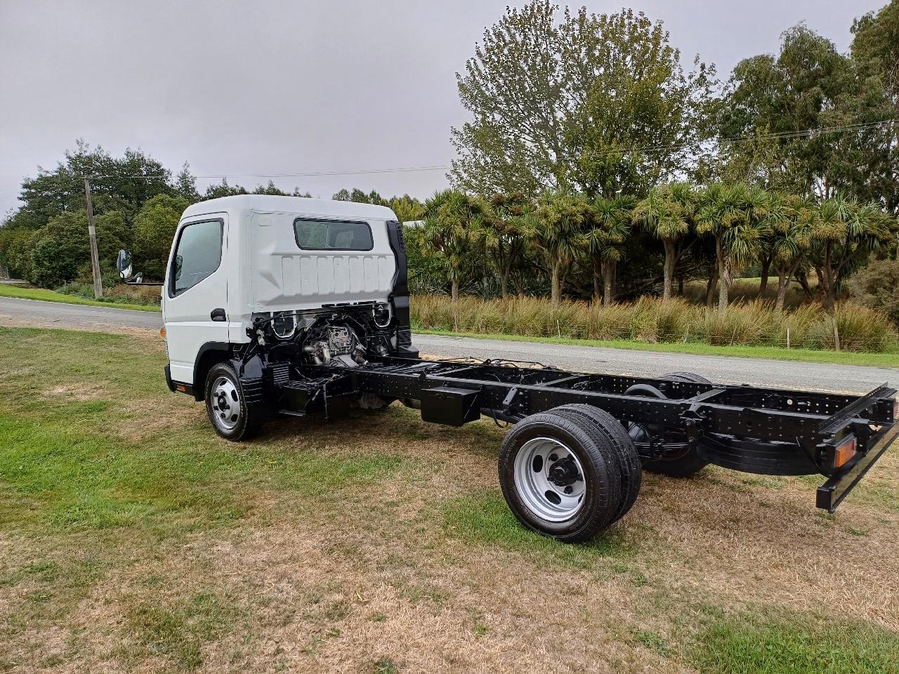 2016 Mitsubishi Canter