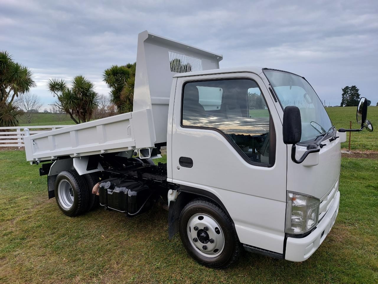 2007 Isuzu Elf