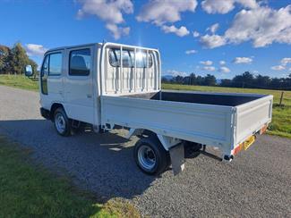 2001 Nissan Atlas - Thumbnail