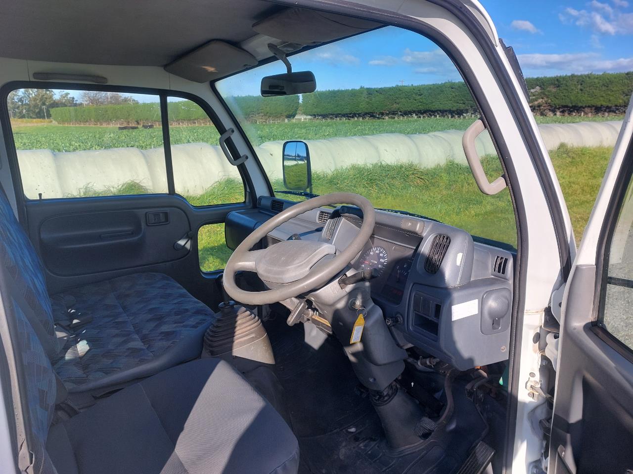 2001 Nissan Atlas
